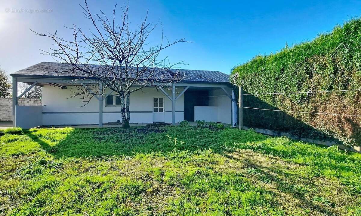 Photo 3 - Terrain à SAINTE-FLAIVE-DES-LOUPS