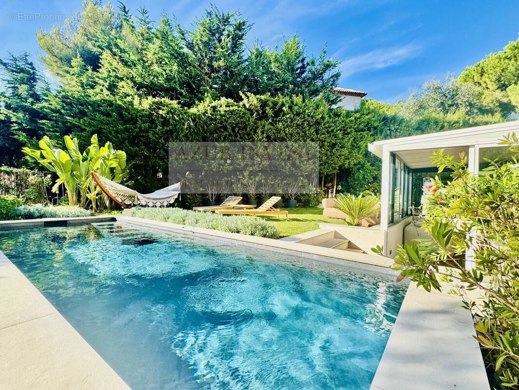 Appartement à ROQUEBRUNE-CAP-MARTIN