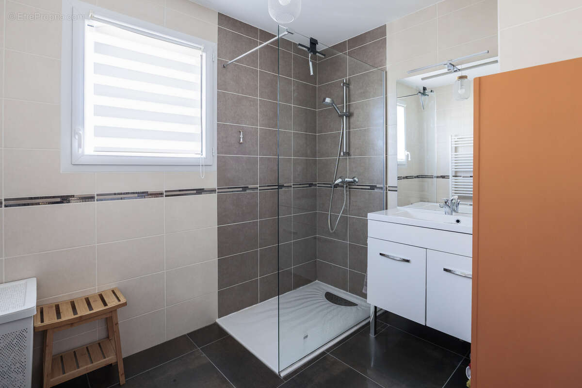 Appartement à SAINTE-FOY-LES-LYON