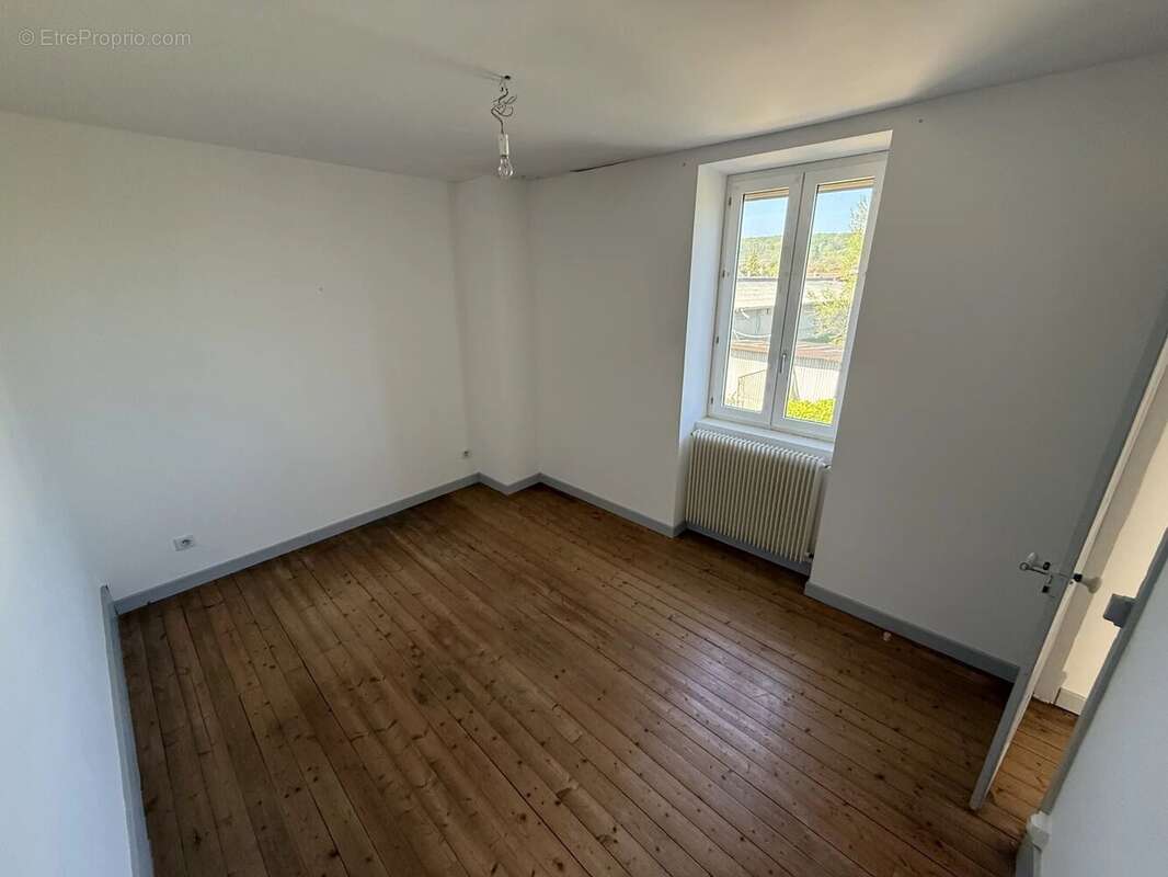 Appartement à SENOZAN