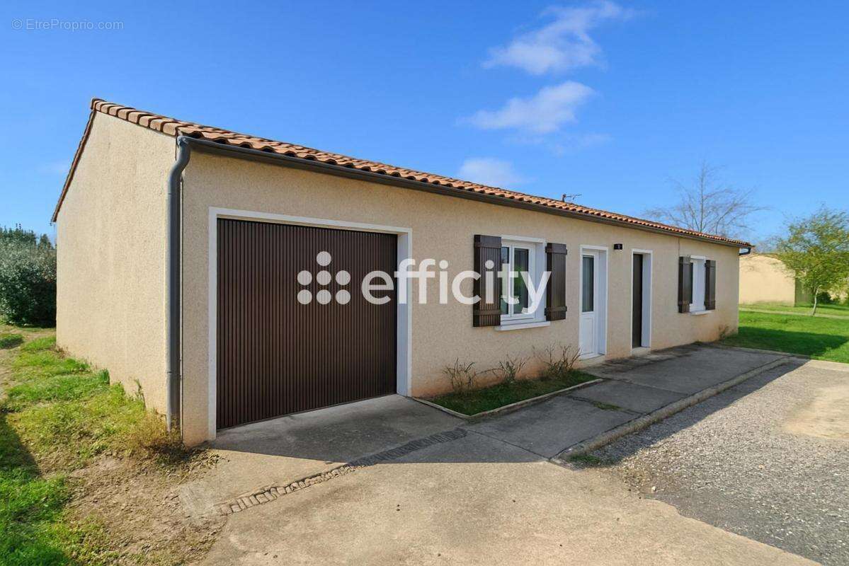 Maison à LUSSAC-LES-CHATEAUX