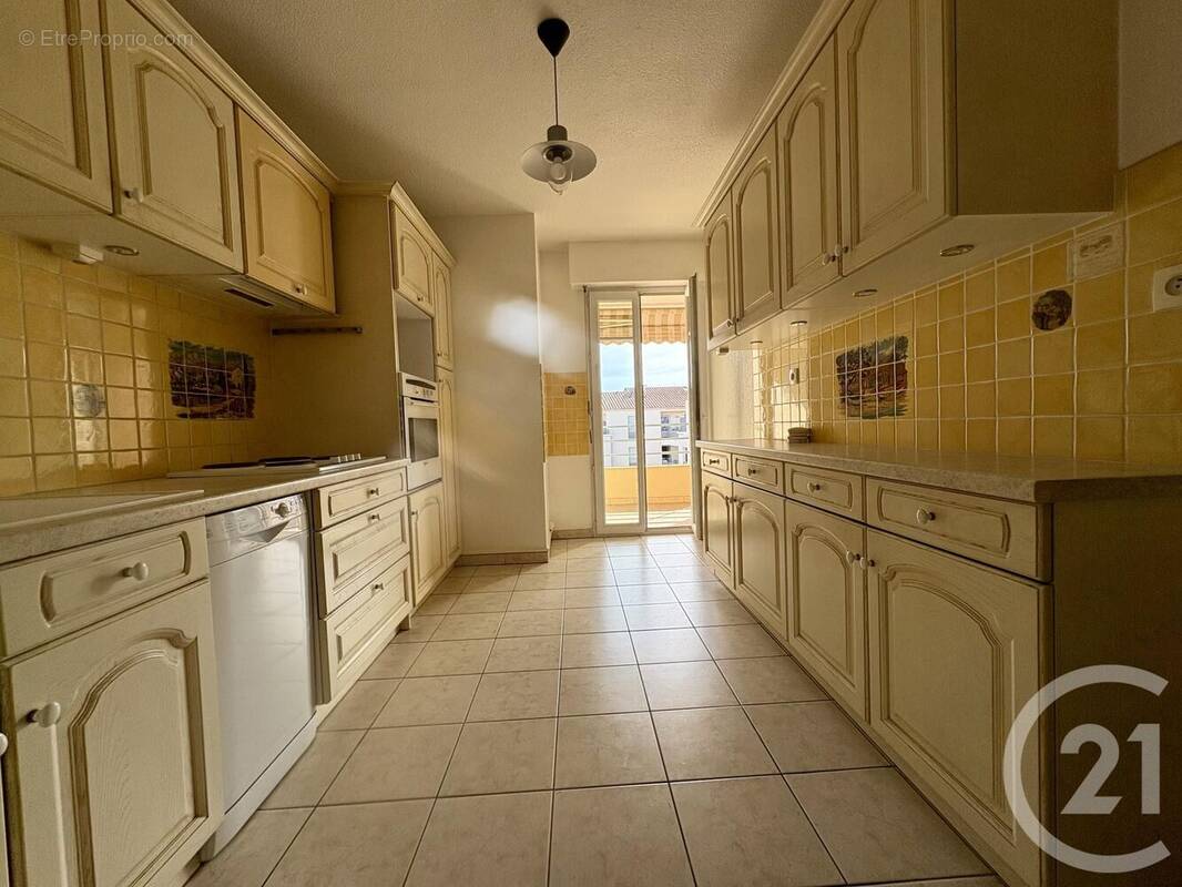 Appartement à SIX-FOURS-LES-PLAGES