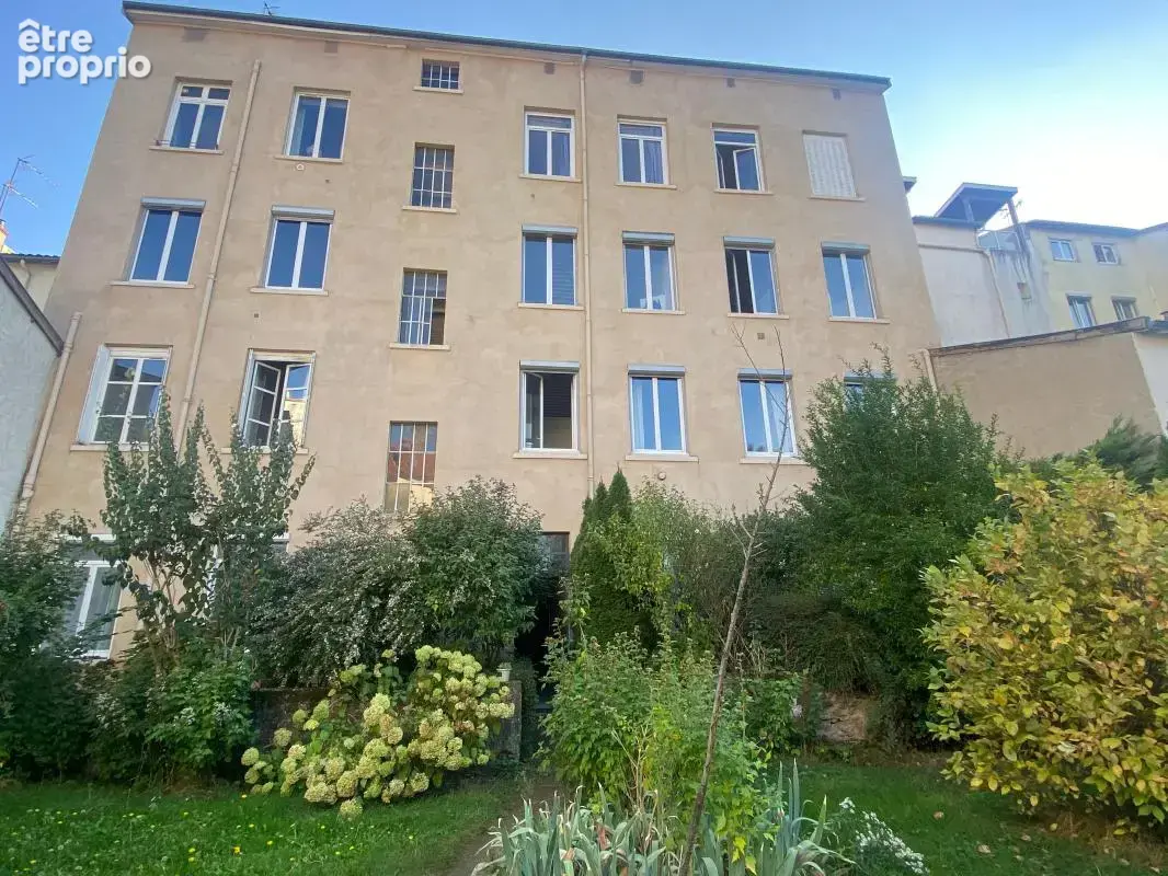 Appartement type Canut de 93m2 en étage élevé au centre de Saint Just - photo 3