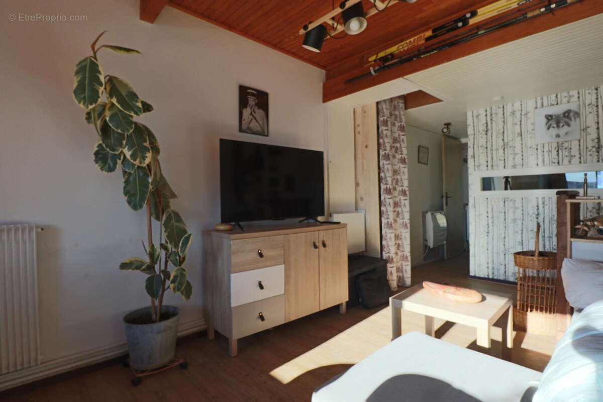 Appartement à MURAT-LE-QUAIRE