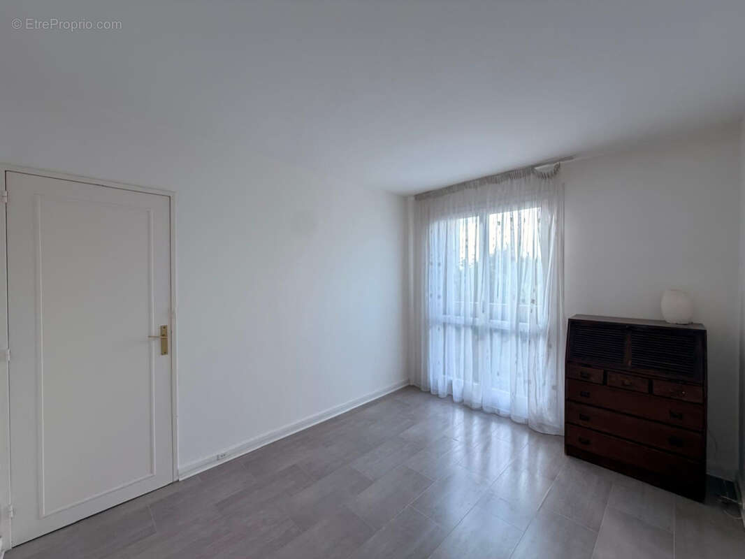 Tres beau quatre pieces refait a neuf - mennecy - - photo 16