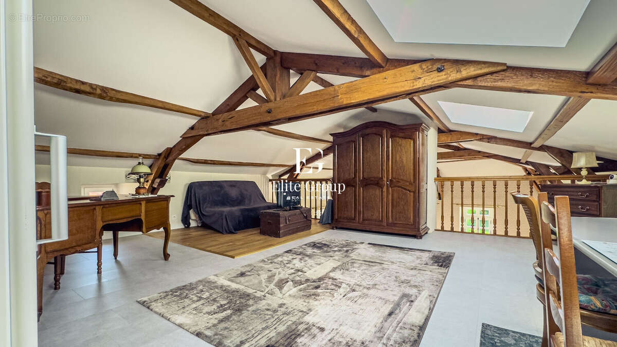 A vendre magnifique logis charentais proche de cognac - 410 m2 - 10 pièces - photo 12