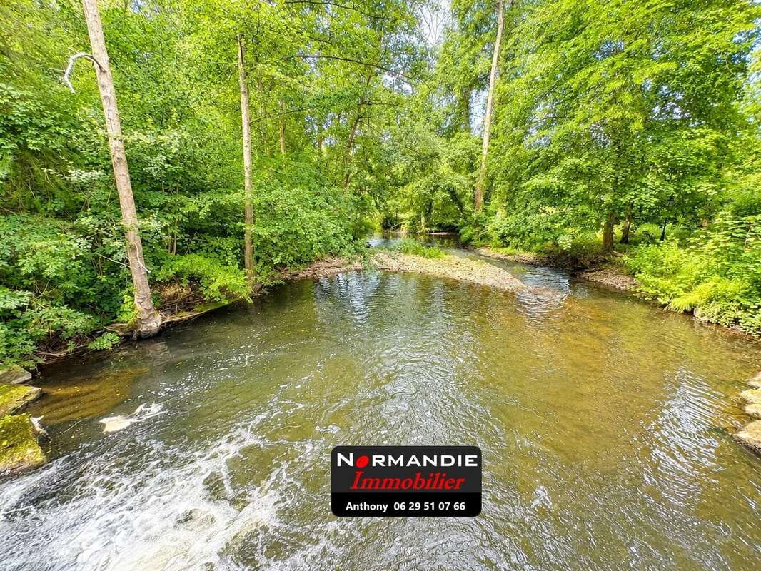Manoir de caractère – Domaine de 2,2 hectares avec rivière et dépendances - photo 7