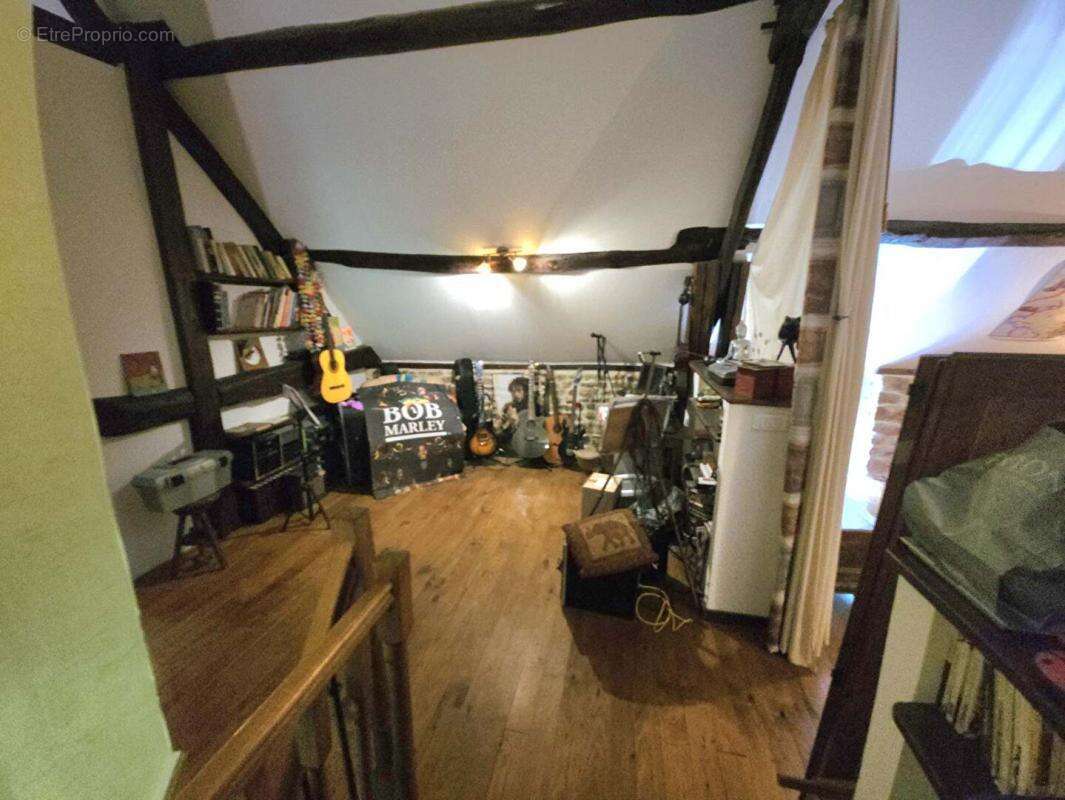 La-Lande-De-Goult 61320 Longère en pierre 112 m² terrain 30.200 m² - photo 14