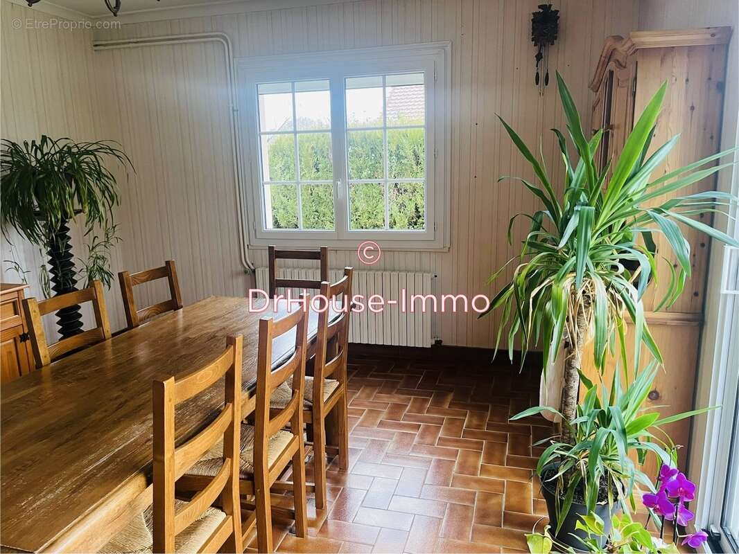 Maison à THENEUILLE