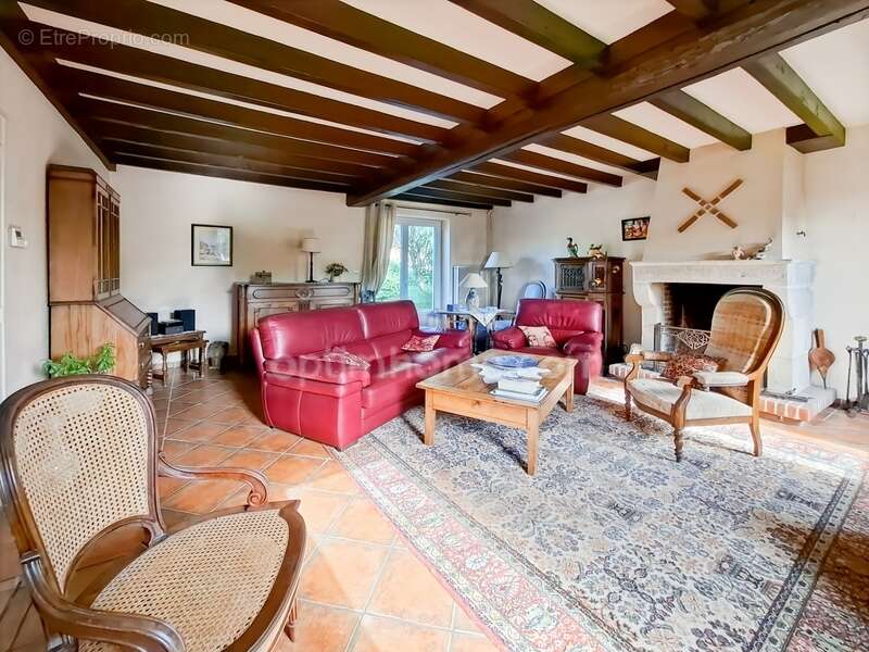 Maison à ESPINASSE-VOZELLE