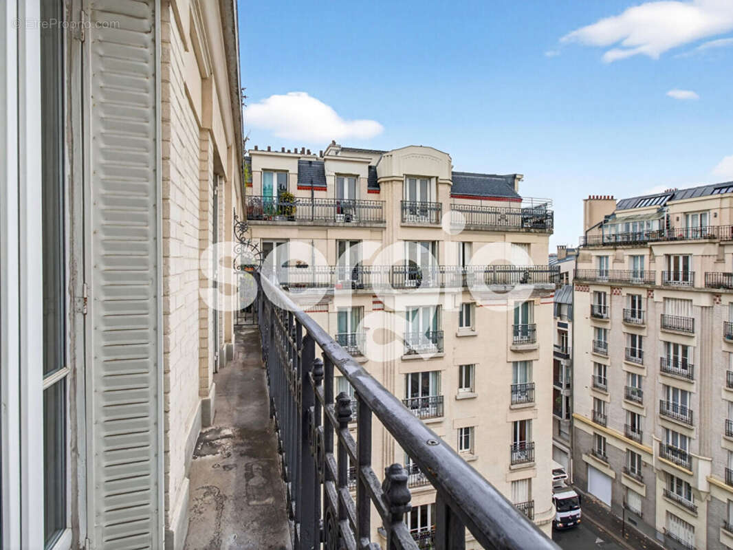 Appartement à PARIS-14E