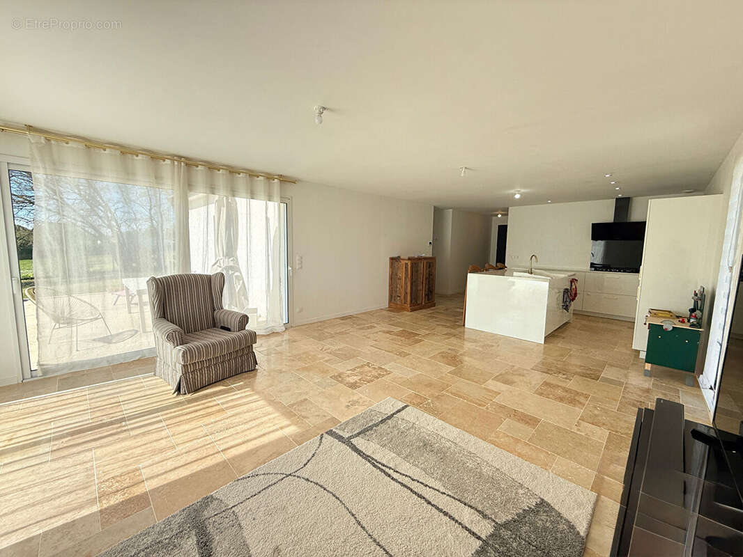 Maison à CHAMPNIERS