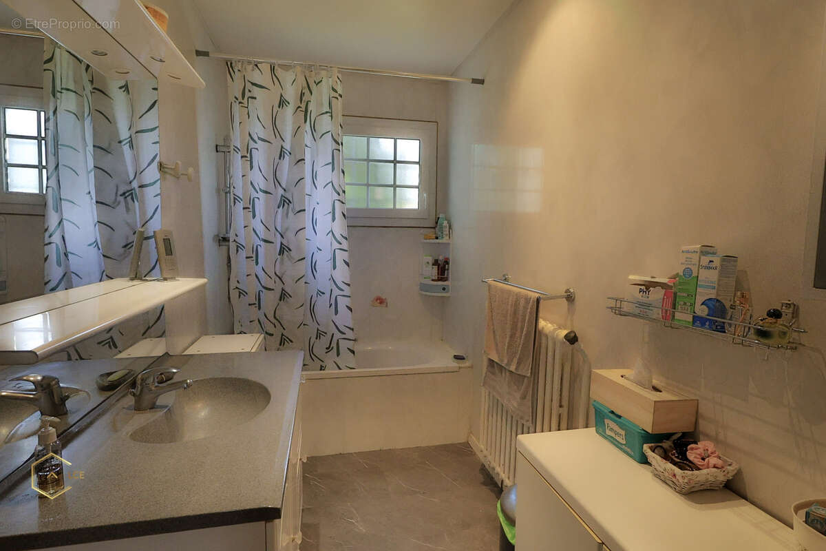 Maison à SAINTRY-SUR-SEINE