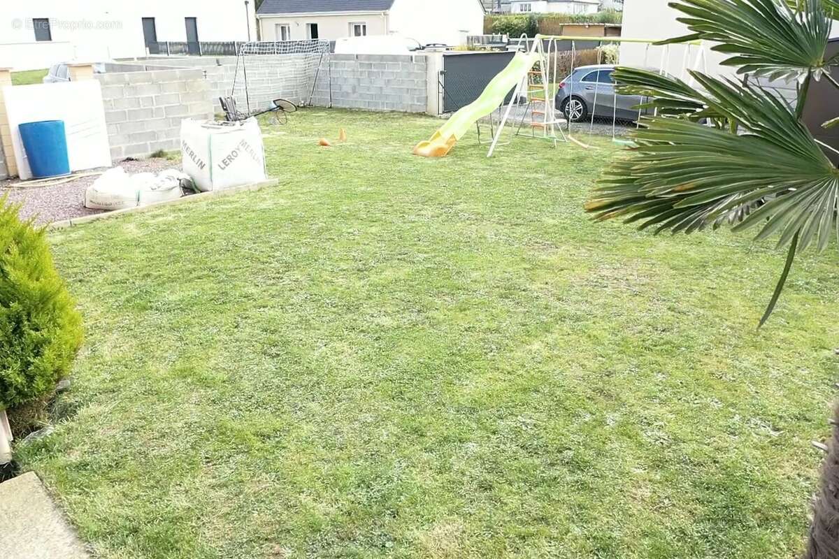 Maison à SAINT-PIERRE-SUR-DIVES