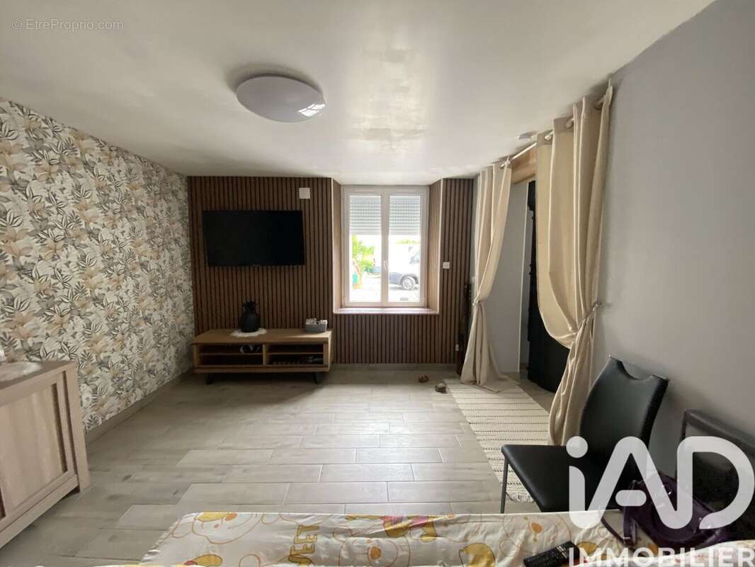 Photo 4 - Maison à AIGRE