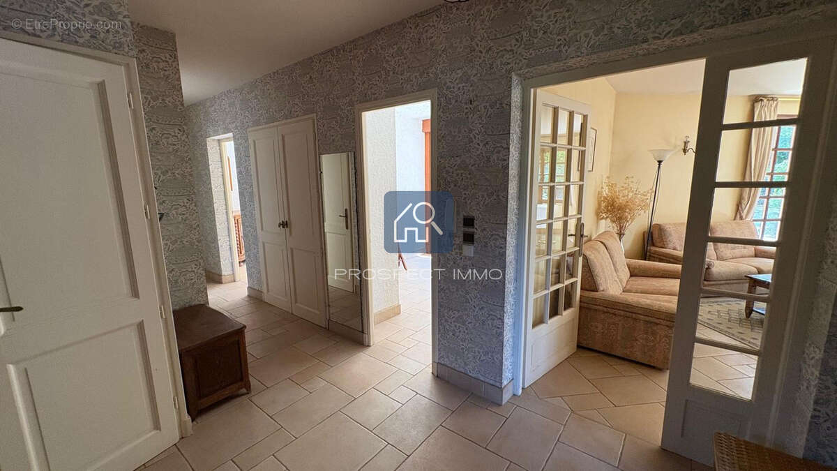 Propriété de caractère avec piscine à Laissac - photo 13