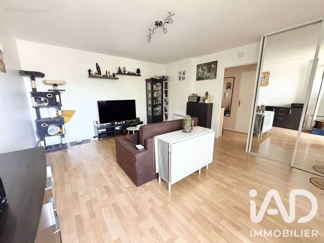 Photo 4 - Appartement à BUSSY-SAINT-GEORGES