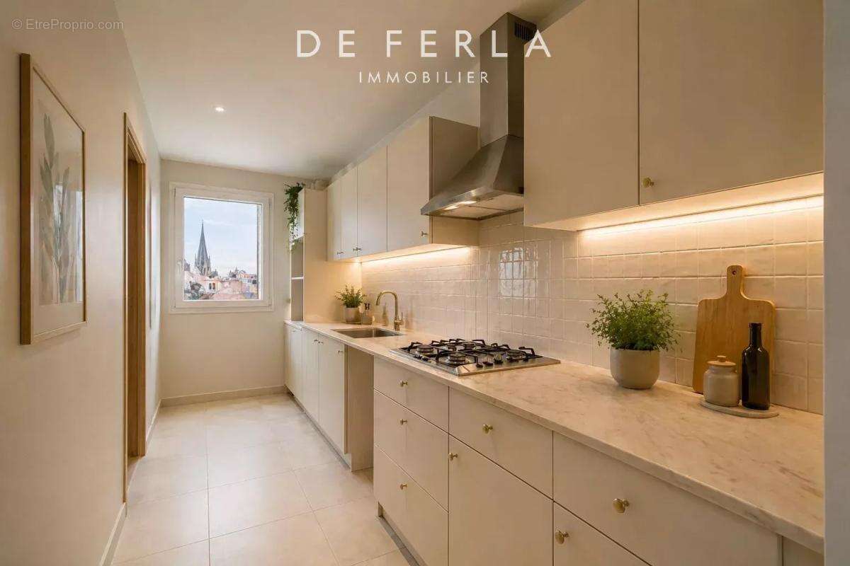 Appartement à PARIS-15E
