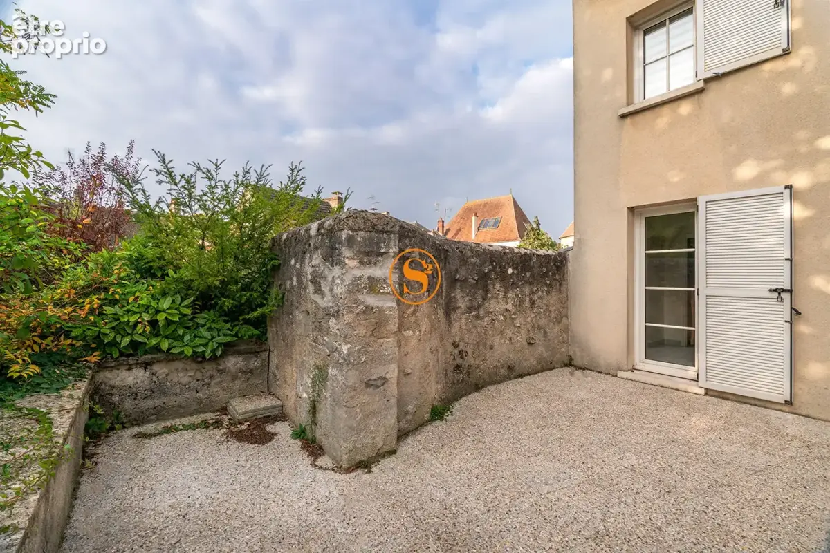 Local commercial 2 pièces 31 m² · à Senlis · 30,8 m² · 125 000 €