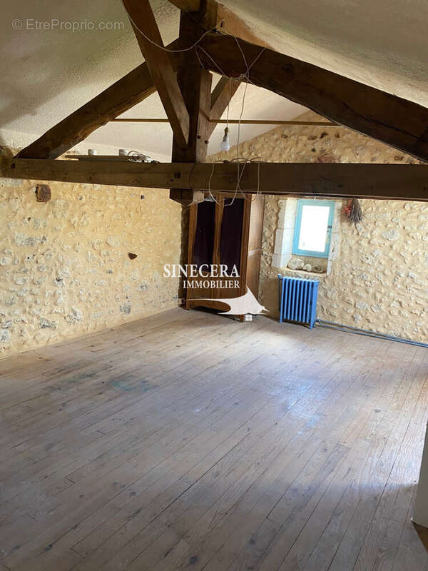 Maison à VILLETOUREIX