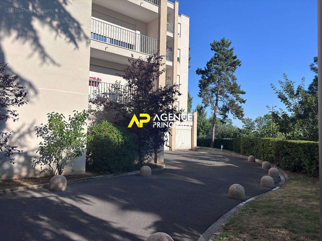 Appartement à SARTROUVILLE