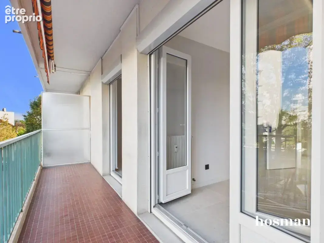 Appartement 3 pièces de 77 m² -entièrement rénové et climatisé- deux balcons- Avenue Victor Hugo, Tassin-la-Demi-Lune - photo 4