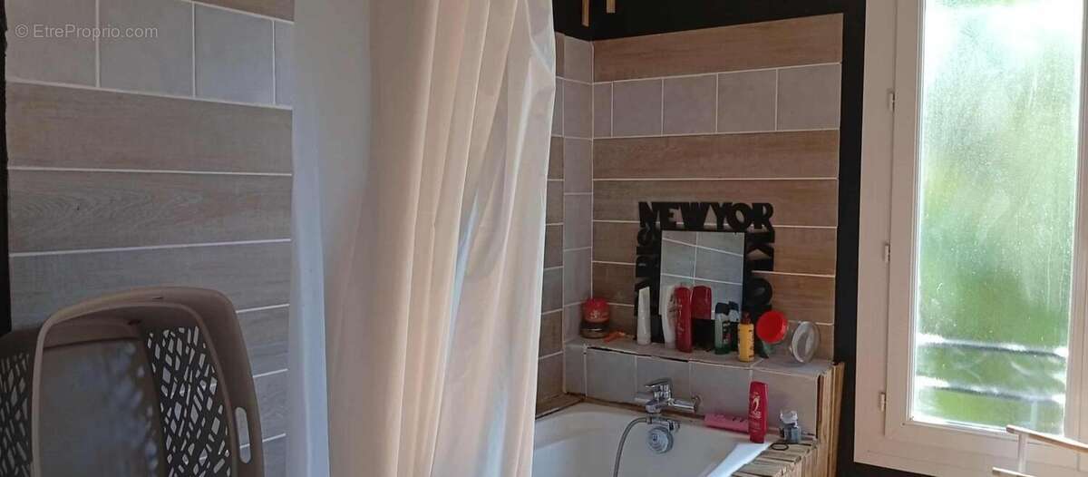 Vouillé – Maison de caractère 150 m² – Terrain arboré de 1100 m² – Coup de cœur assuré - photo 17