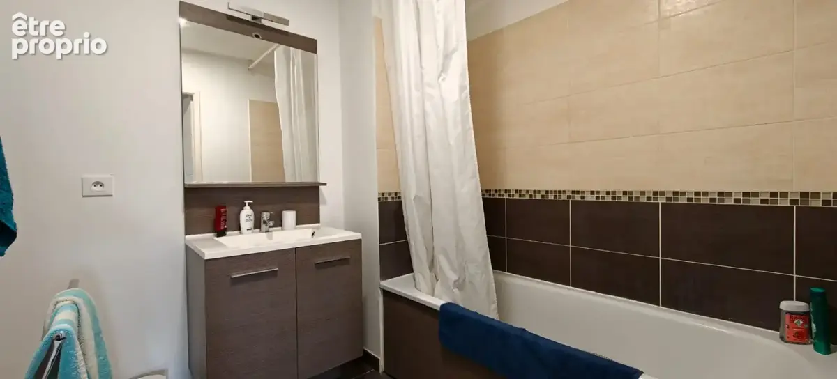 Exclusivité ! Appartement 3 pièces avec 2 parkings belle terrasse calme sans vis a vis - photo 4