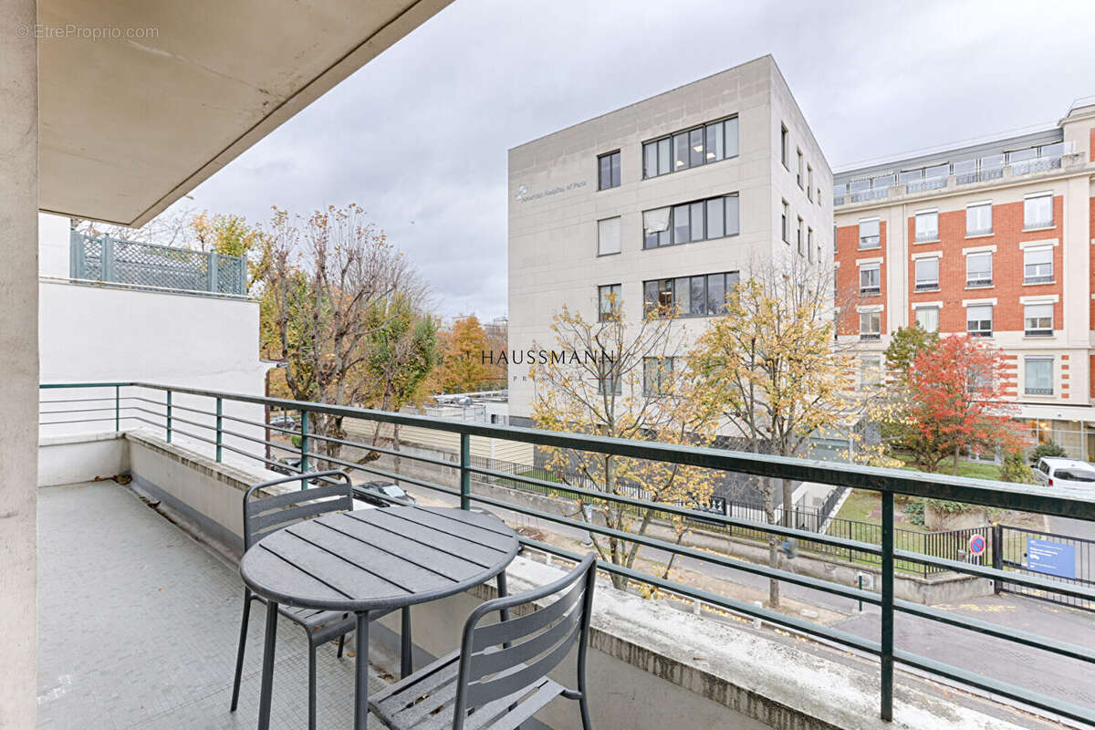 Appartement à NEUILLY-SUR-SEINE
