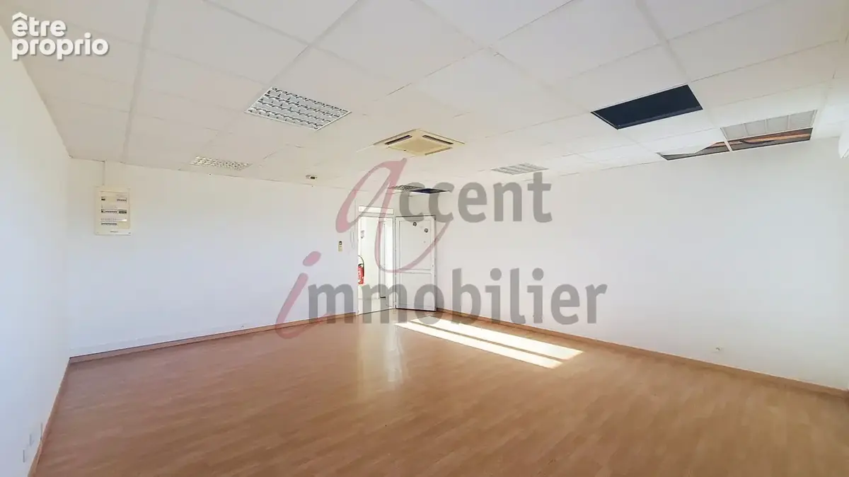 Chateaurenard : Bureaux professionnels - zone d'activité - photo 3