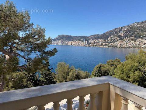 Appartement à ROQUEBRUNE-CAP-MARTIN