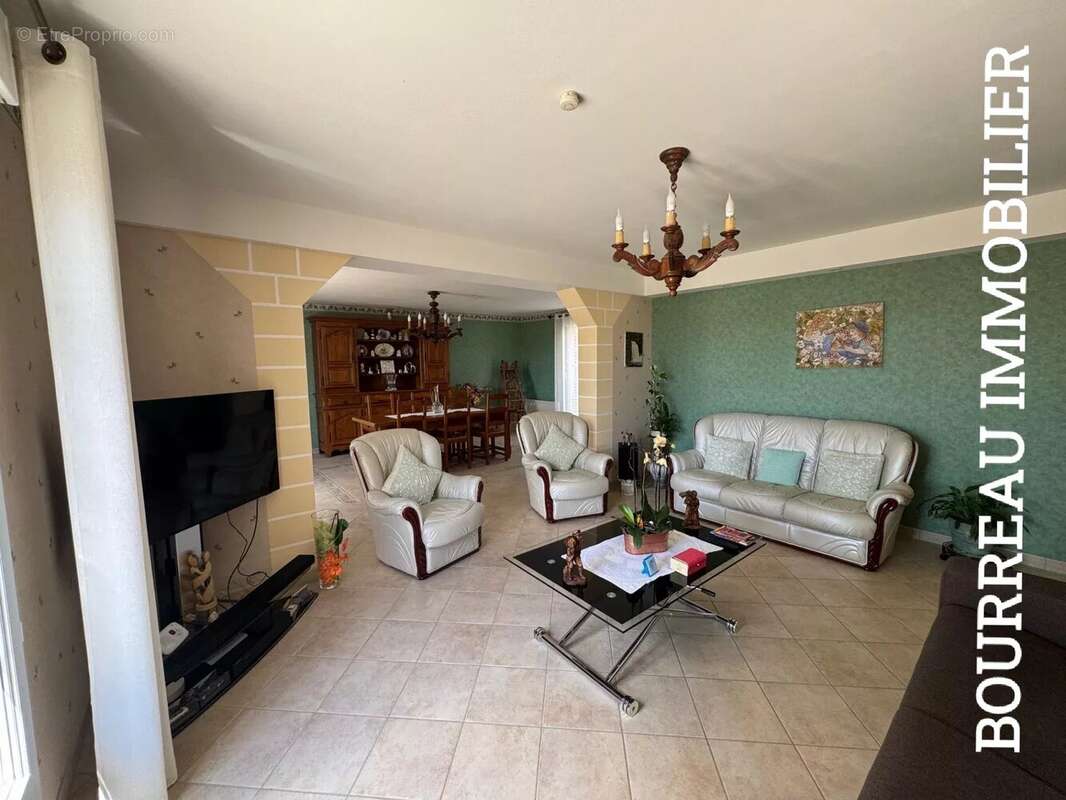 Maison à CHAMPLAY