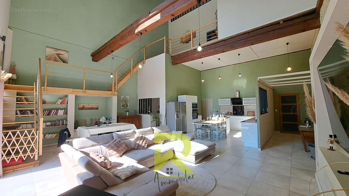 Maison à NISSAN-LEZ-ENSERUNE