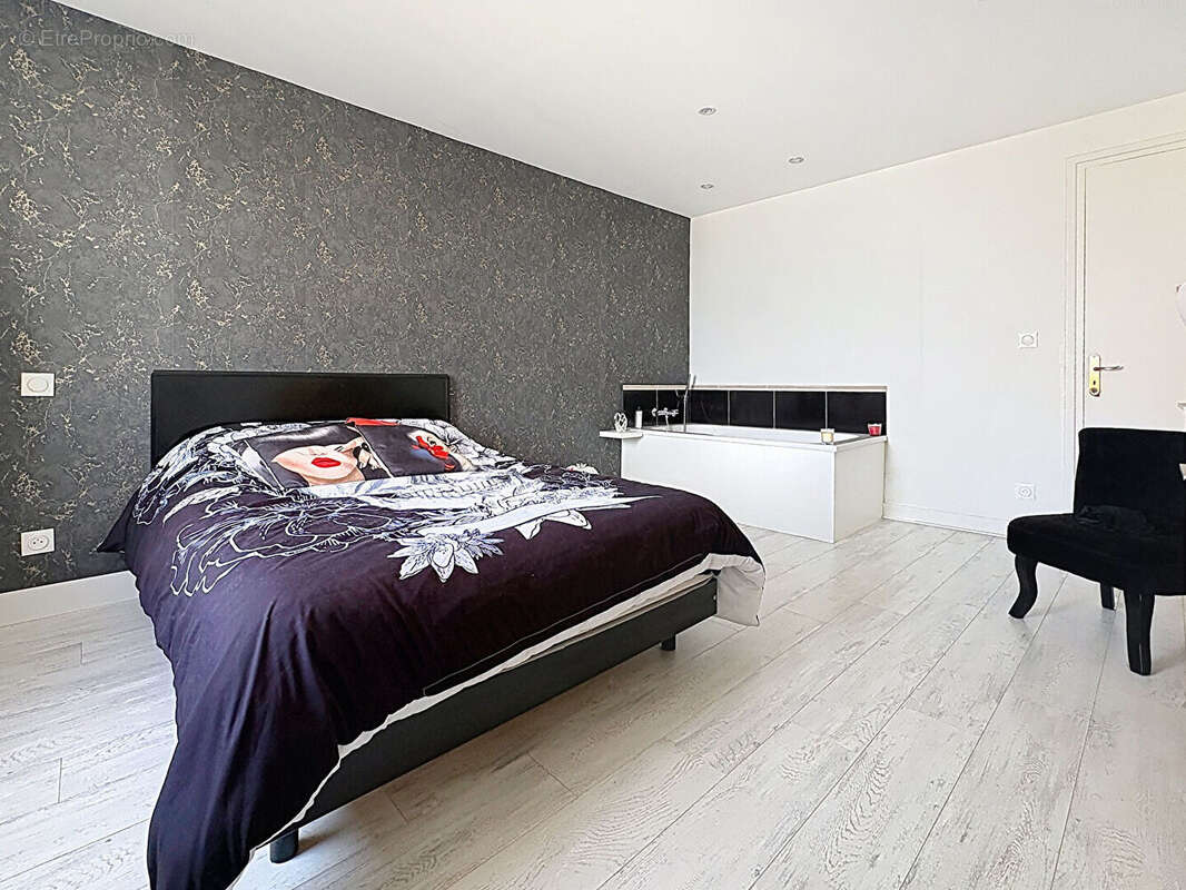 EXCLUSIVITE - CAEN SUD - Maison en pierres avec dépendance - photo 12