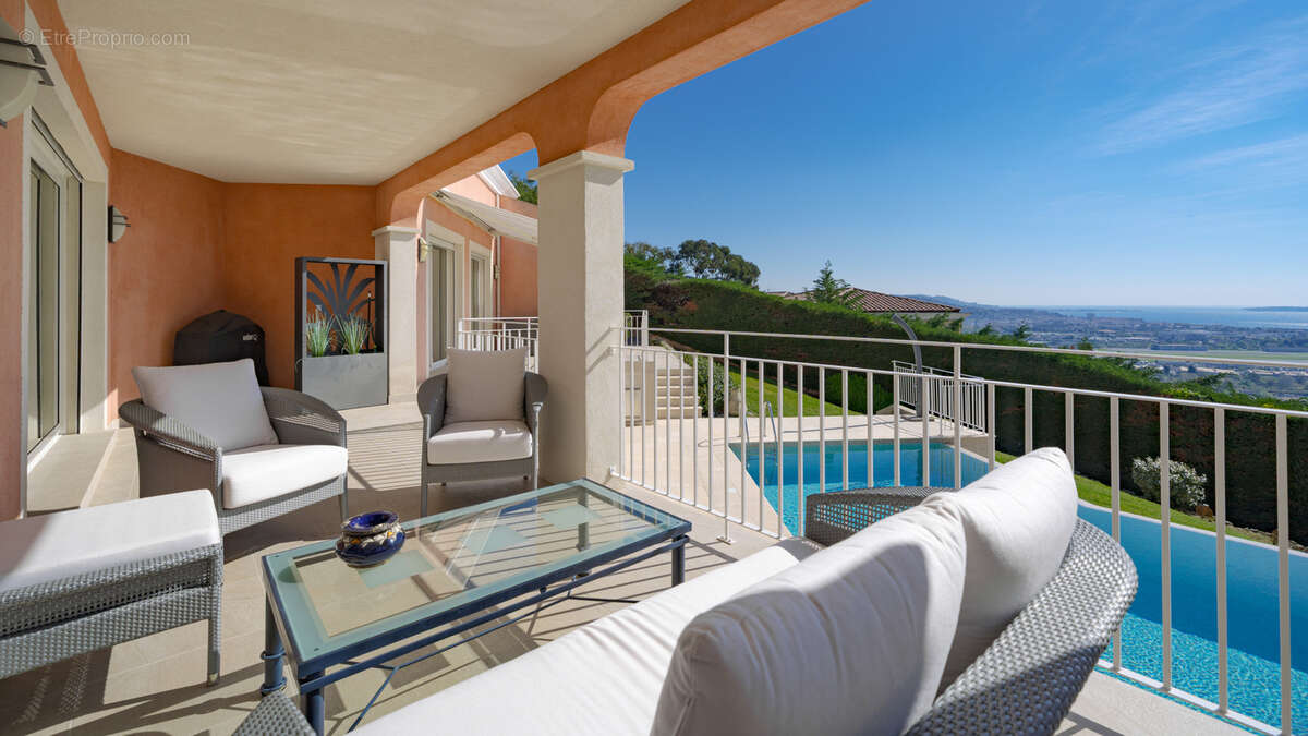 Maison à MANDELIEU-LA-NAPOULE