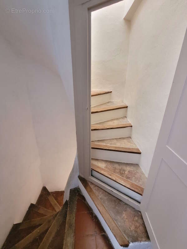 Maison à SAINT-GENIES-DE-FONTEDIT