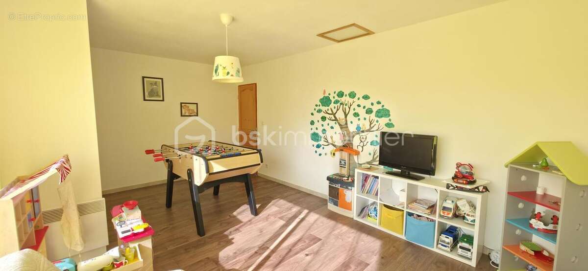 Maison à SAINT-LAURENT-DES-ARBRES