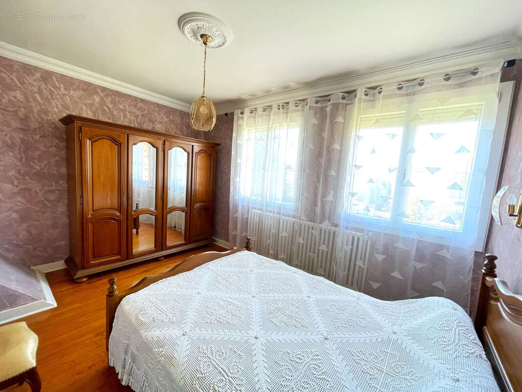 Maison à PIERRE-BENITE