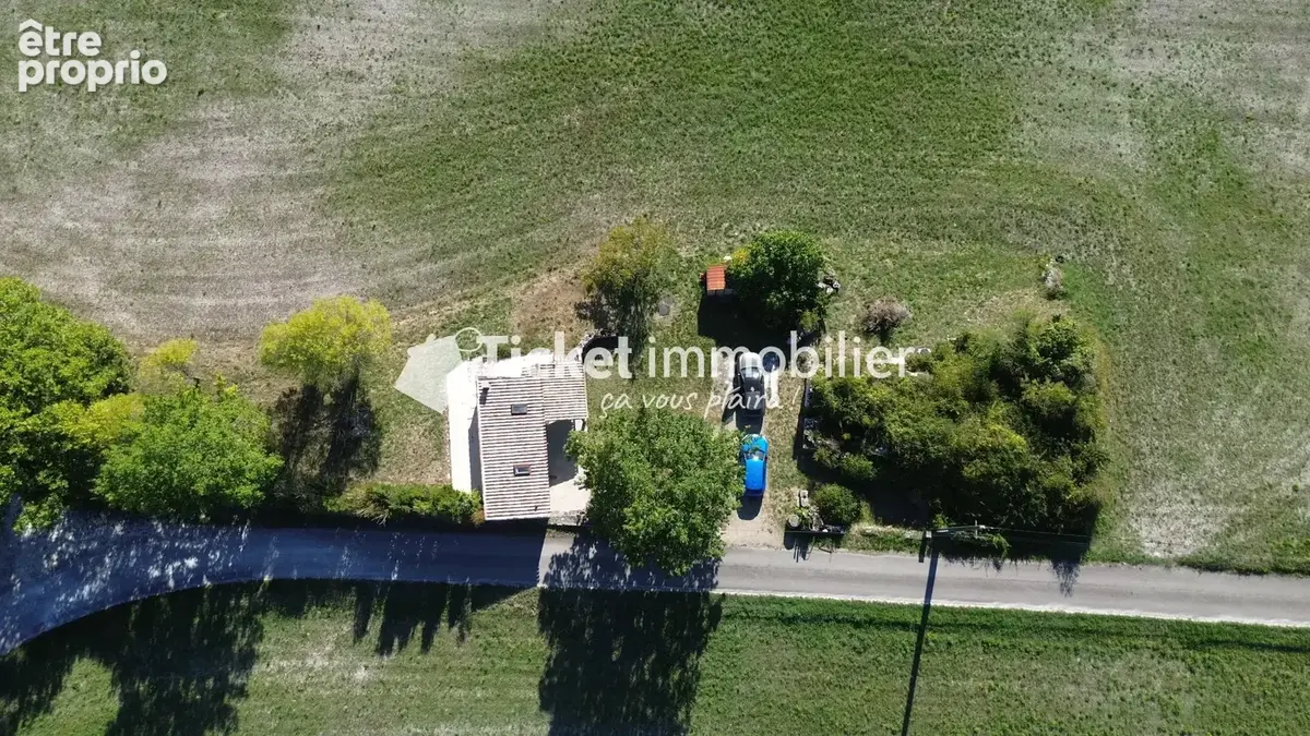 Charmante maison en pierre isolée, vendue meublée, ~40m2 exploités, mezzanine aménagée, vue champs à perte de vue, poêle à bois  - photo 15