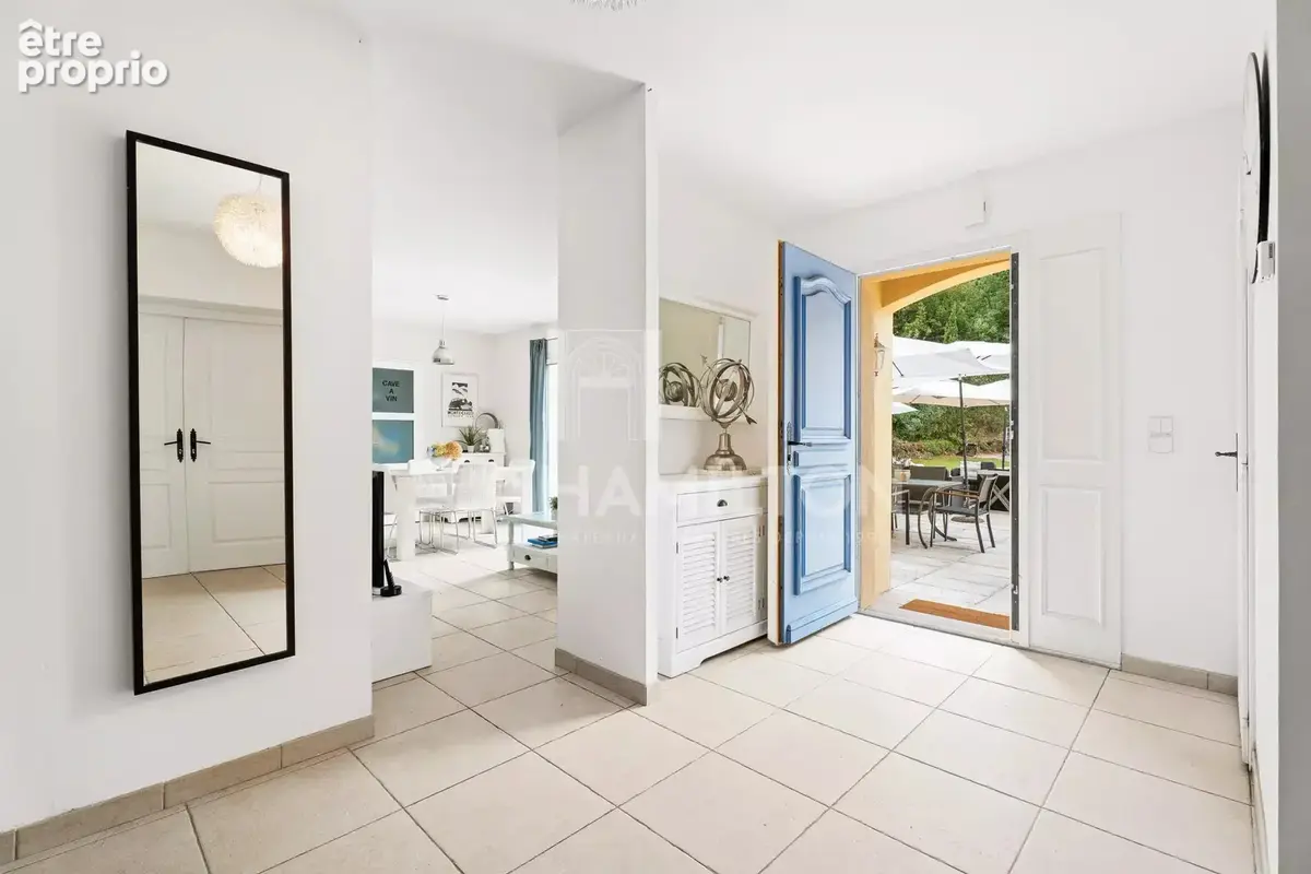 Villa de prestige au sein d’un domaine privé d’exception avec vue panoramique - photo 18