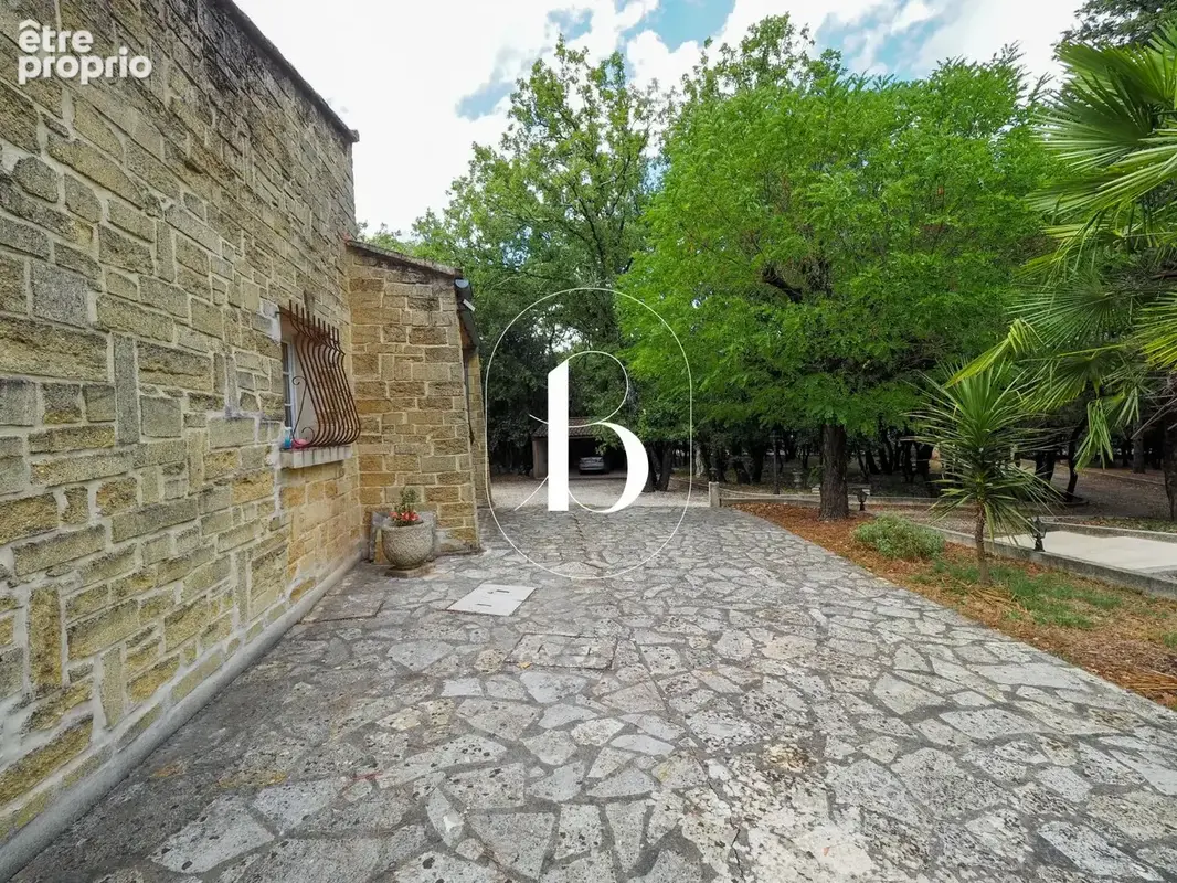 Méjannes-le-Clap  Propriété sur 9 000 m² de terrain arboré avec piscine - photo 27