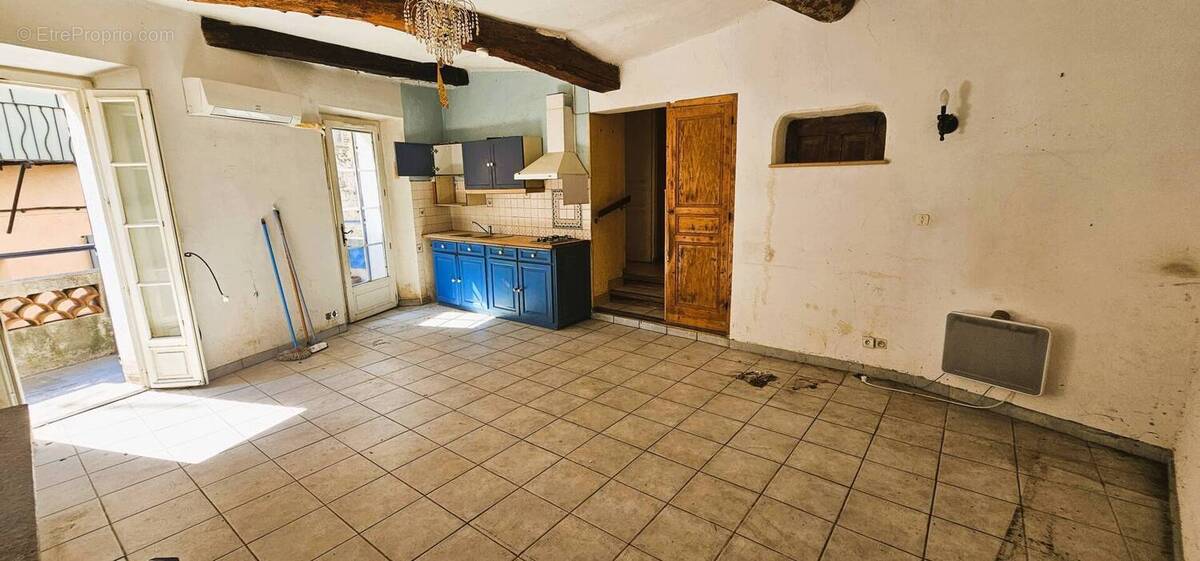 Appartement à ROQUEBRUNE-SUR-ARGENS