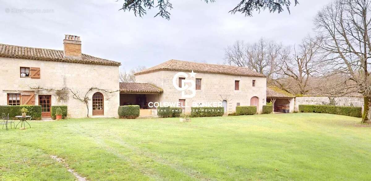 Maison à MONTAIGU-DE-QUERCY