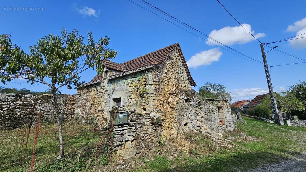 Maison en pierre à rénover sur le Causse proche de Cajarc - photo 12