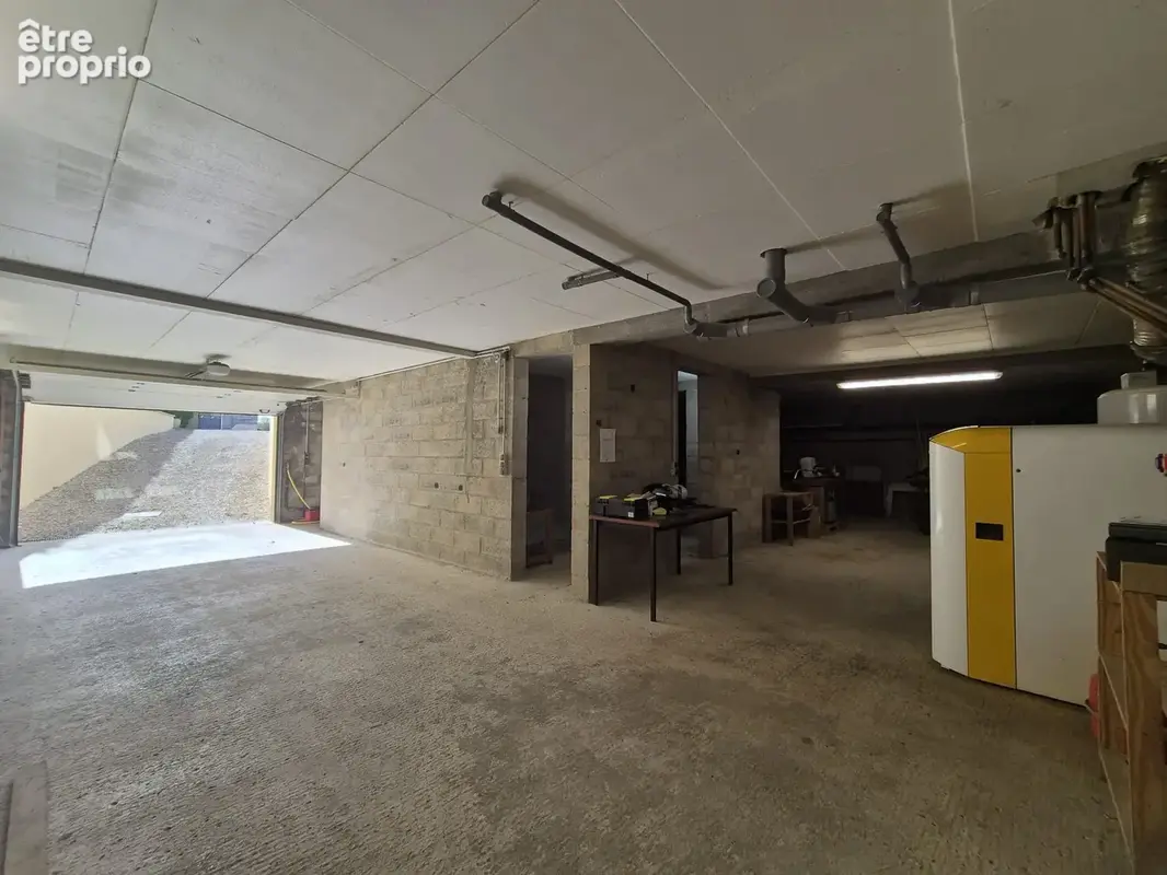 Belle construction traditionnelle   214 M2 habitables   Sous-sol total - photo 13