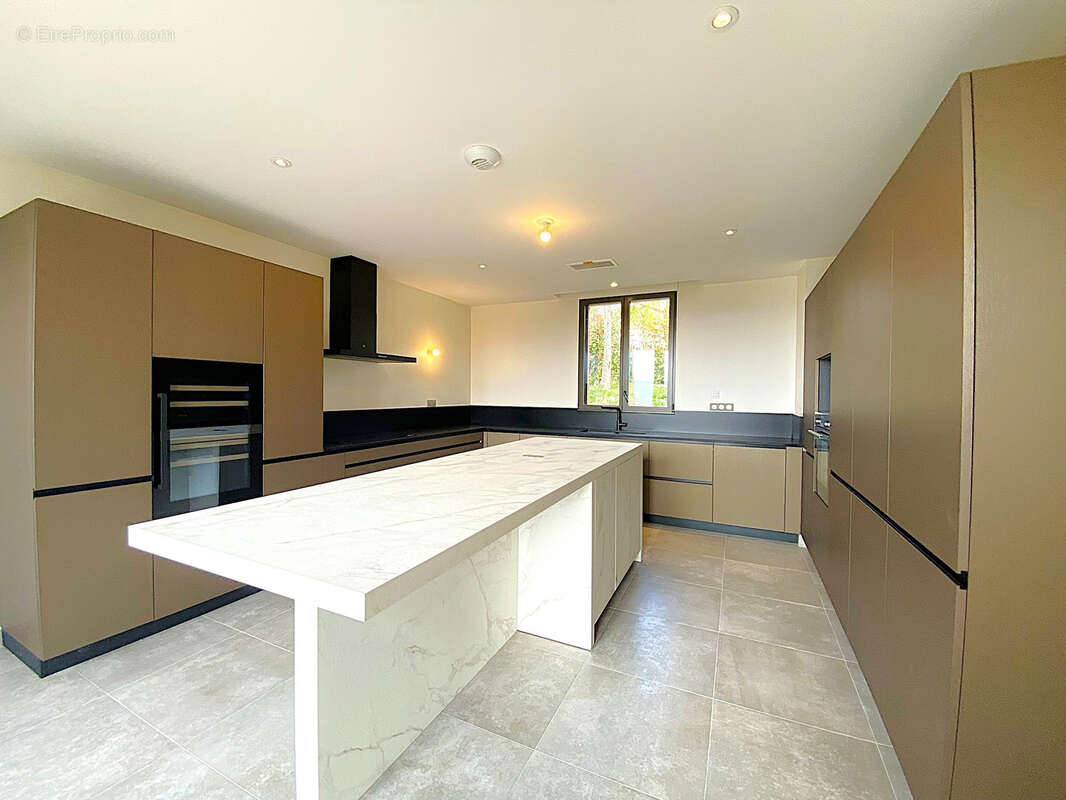 Maison à MAGNY-LE-HONGRE