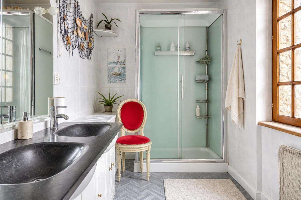 Maison 6 pièces avec grand jardin et potentiel - photo 17