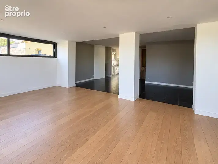 Maison de plain-pied avec grand terrain constructible et dépendances - photo 4