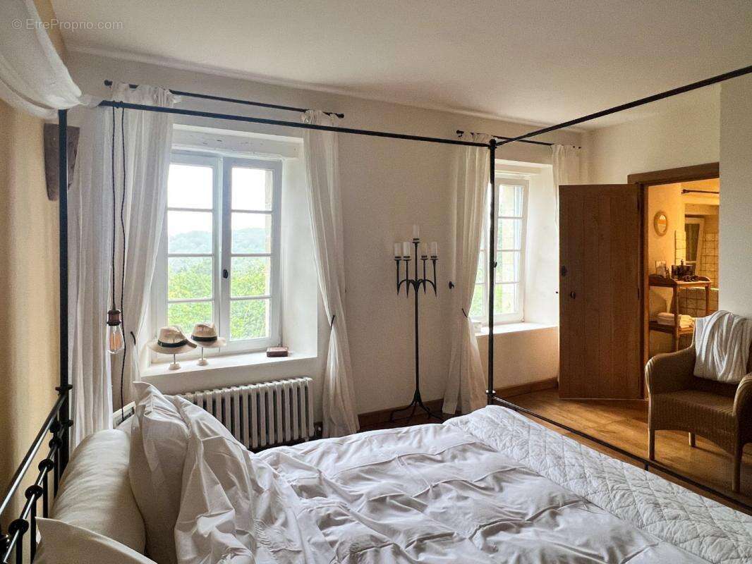 Maison à VIC-FEZENSAC