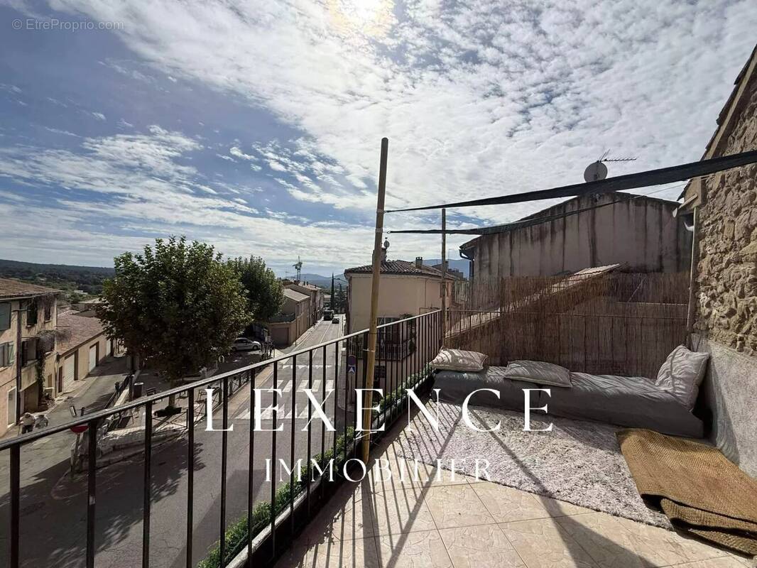 Appartement à POURRIERES